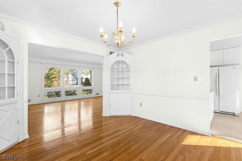 Berkeley Heights Twp., New Jersey, 07922, United States, 4 Bedrooms Bedrooms, ,2 BathroomsBathrooms,Residential,For Sale,2003400