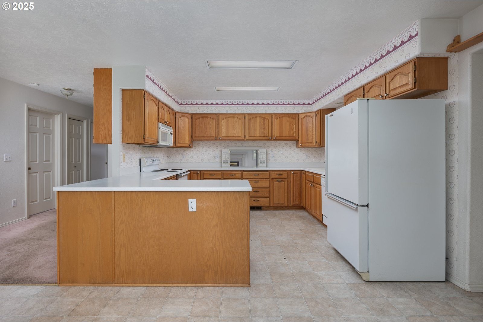 Toledo, Oregon, 97391, United States, 6 Bedrooms Bedrooms, ,4 BathroomsBathrooms,Residential,For Sale,1722214