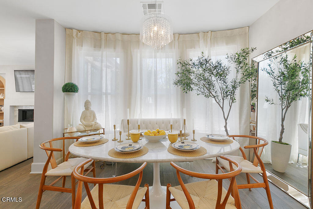 Thousand Oaks, California, 91362, United States, 4 Bedrooms Bedrooms, ,4 BathroomsBathrooms,Residential,For Sale,1997017