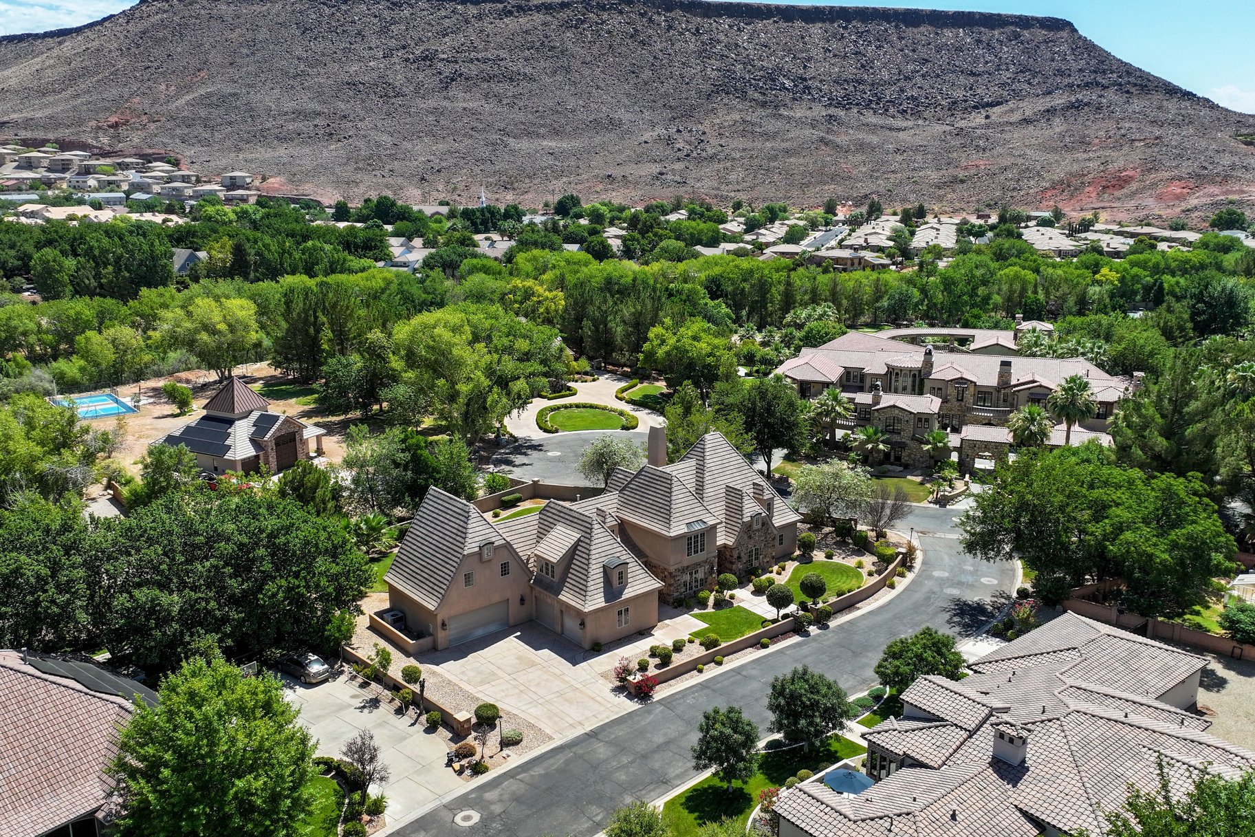  French Country Estate, Tucked Within an Exclusive Luxury Gated Community - 物件實景