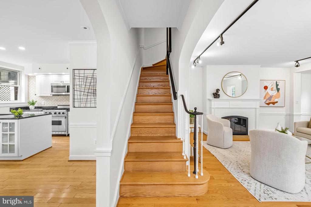 Washington, District of Columbia, 20007, United States, 4 Bedrooms Bedrooms, ,3 BathroomsBathrooms,Residential,For Sale,1975230