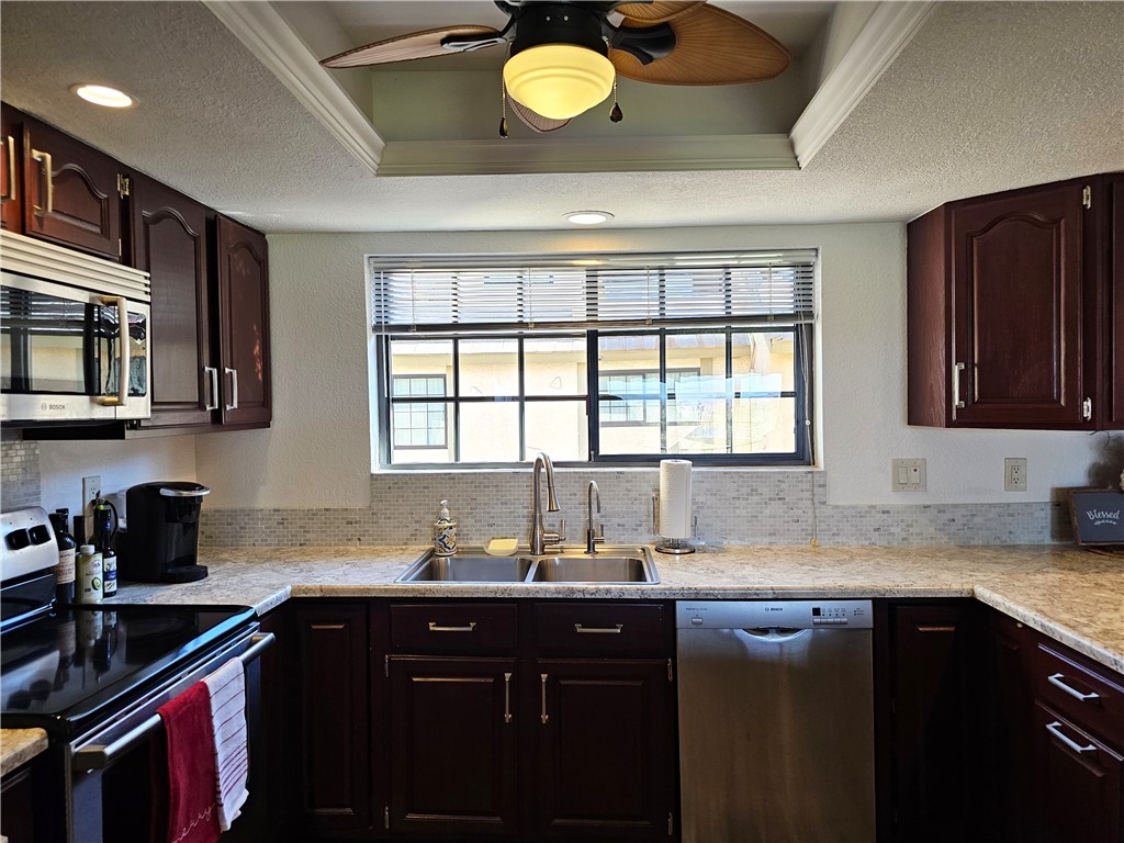 Lake Havasu, Arizona, 86403, United States, 2 Bedrooms Bedrooms, ,2 BathroomsBathrooms,Residential,For Sale,2002226