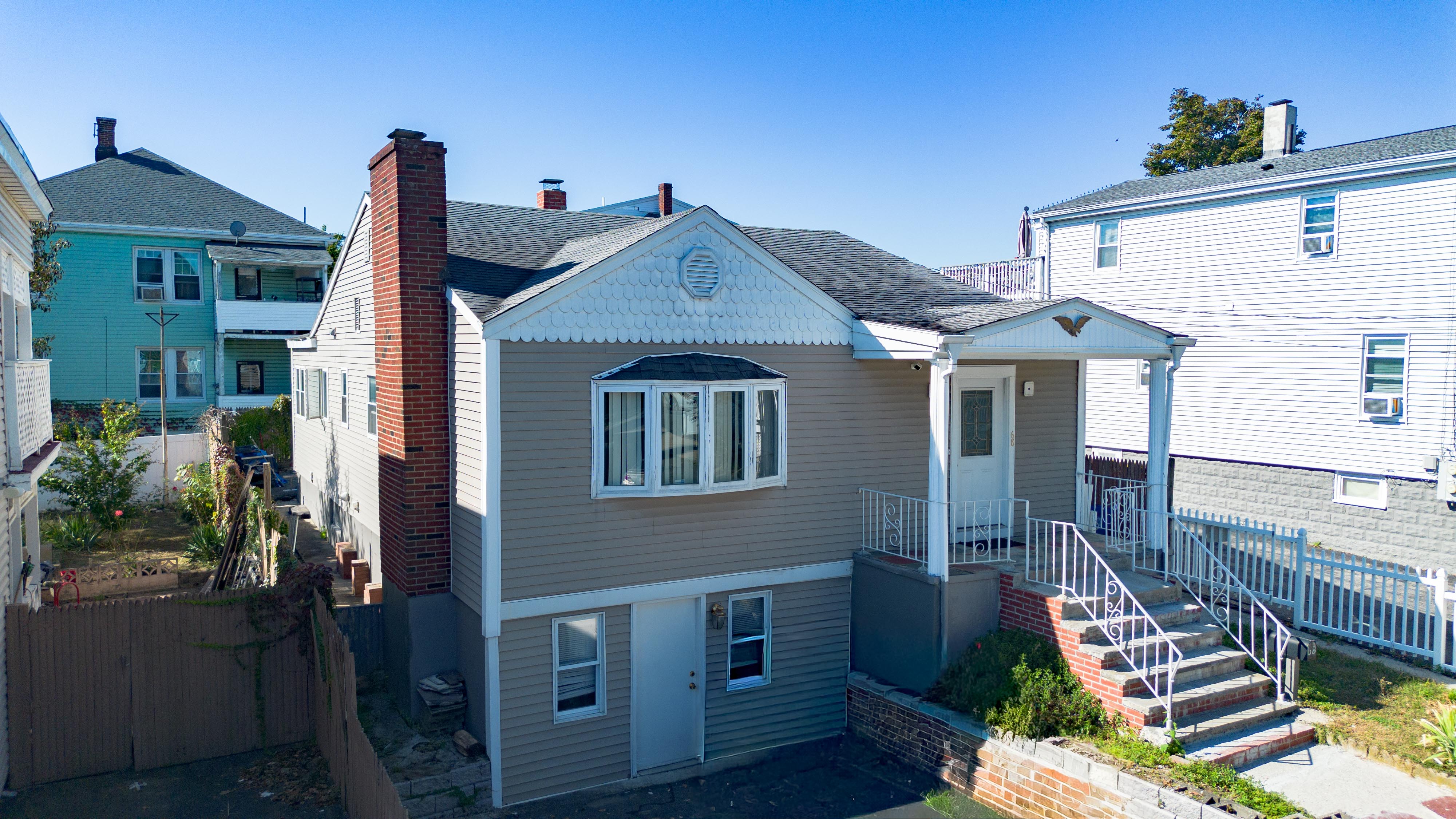 Chelsea, Massachusetts, 02150, United States, 5 Bedrooms Bedrooms, ,2 BathroomsBathrooms,Residential,For Sale,1983279