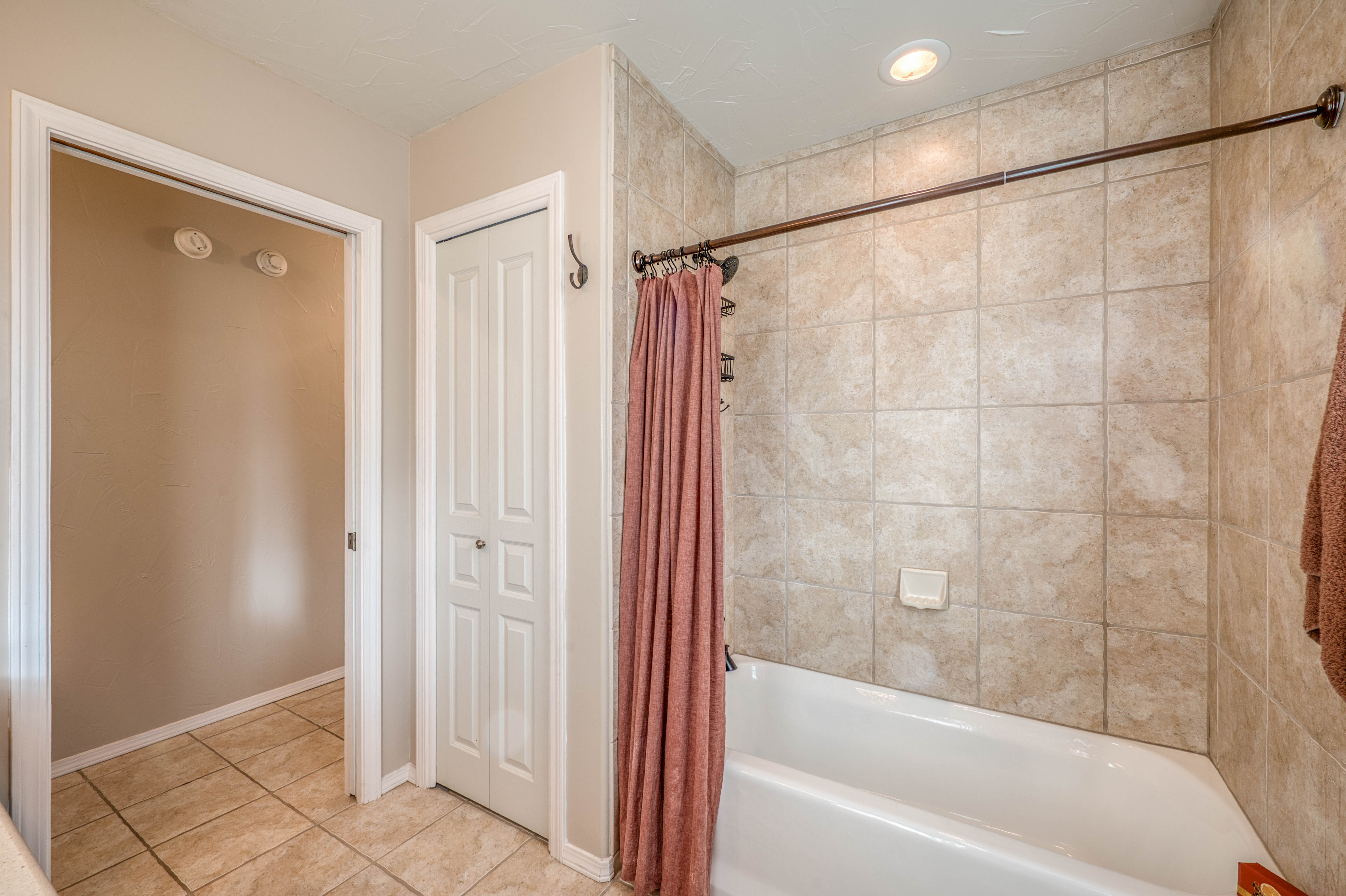 Alto, New Mexico, 88312, United States, 3 Bedrooms Bedrooms, ,2 BathroomsBathrooms,Residential,For Sale,2005100