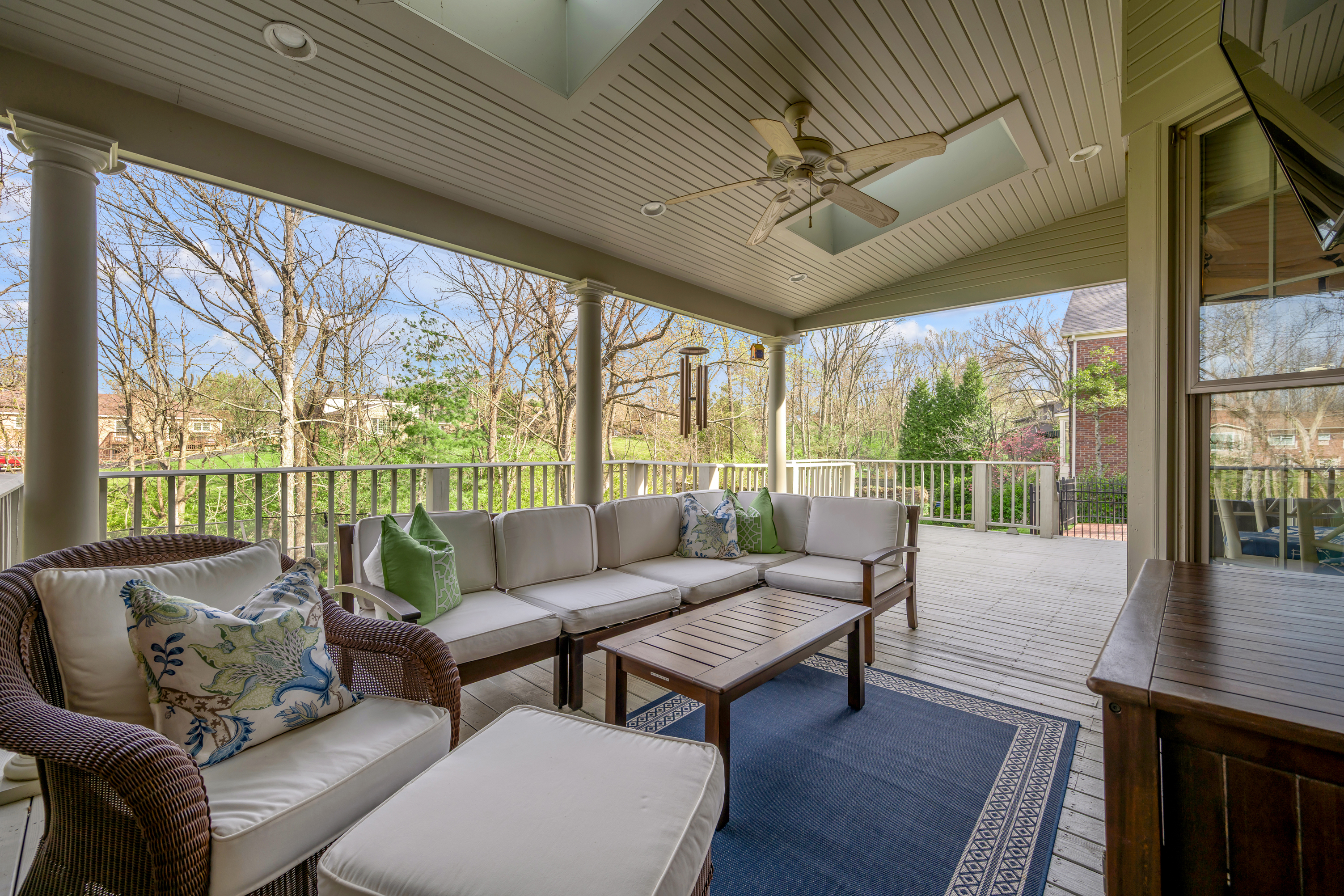  2071 Manor Drive - 物件實景