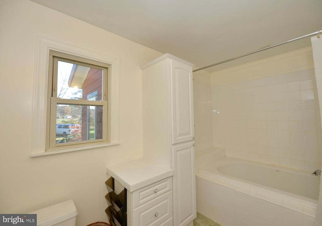 Bloomery, West Virginia, 26817, United States, 3 Bedrooms Bedrooms, ,2 BathroomsBathrooms,Residential,For Sale,1980909