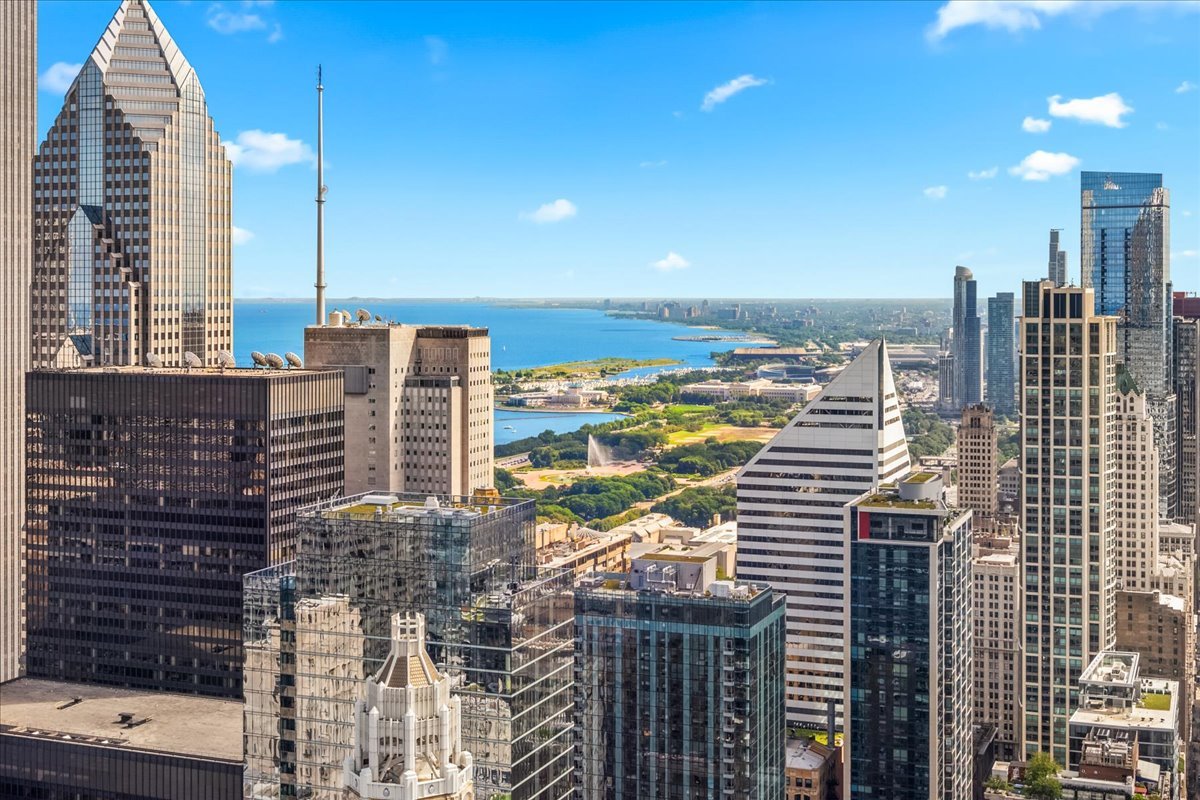 Chicago, Illinois, 60611, United States, 2 Bedrooms Bedrooms, ,3 BathroomsBathrooms,Residential,For Sale,1927398