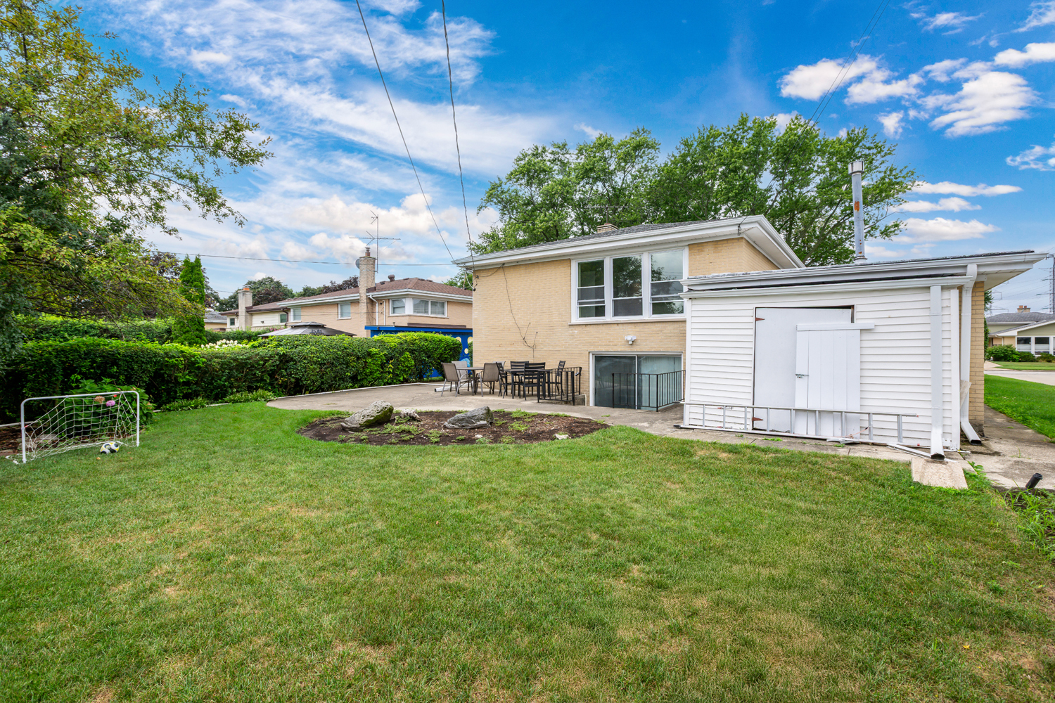 Morton Grove, Illinois, 60053, United States, 5 Bedrooms Bedrooms, ,3 BathroomsBathrooms,Residential,For Sale,1928760