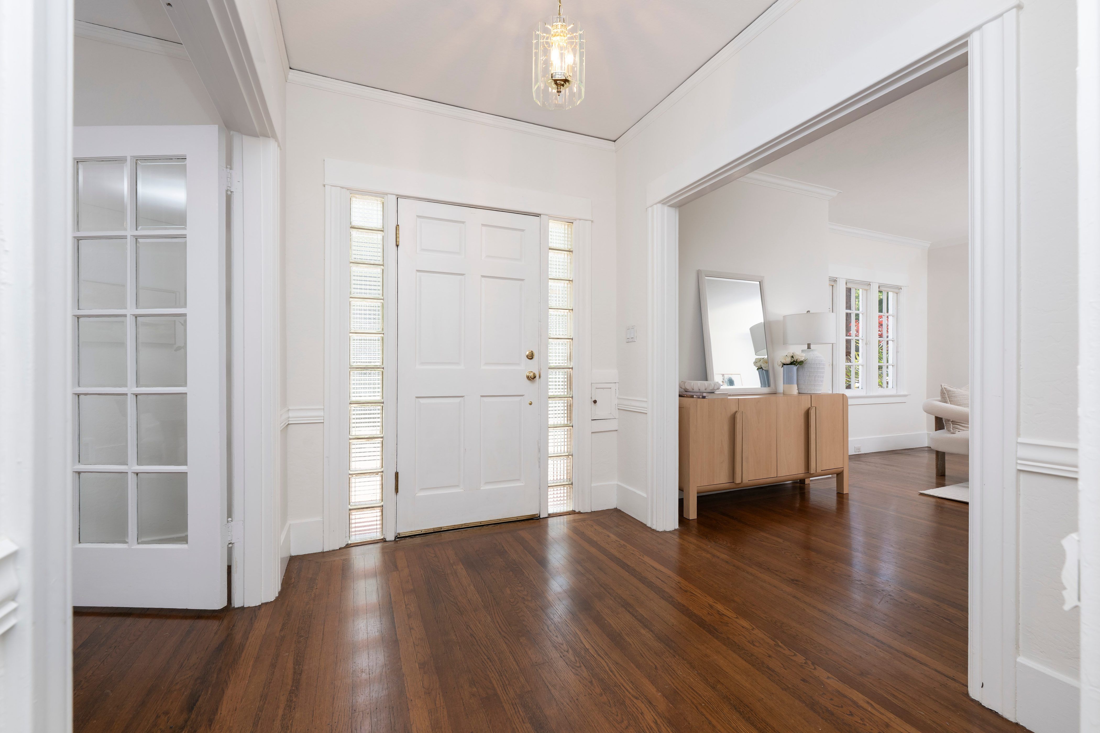  Charming Single-Level Home With ADU on Large Flat Lot - 物件實景