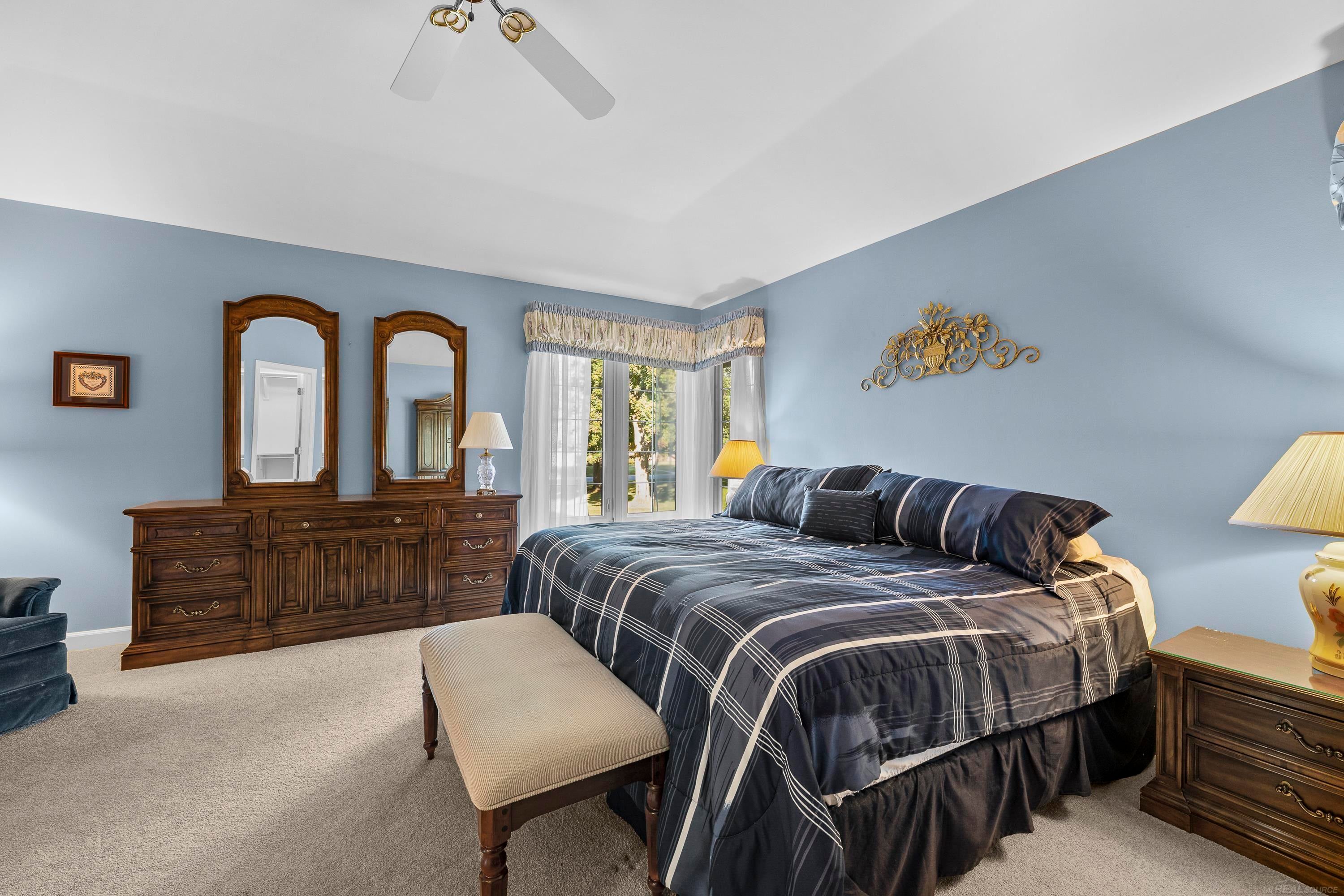 Rochester Hills, Michigan, 48307, United States, 2 Bedrooms Bedrooms, ,4 BathroomsBathrooms,Residential,For Sale,1980077