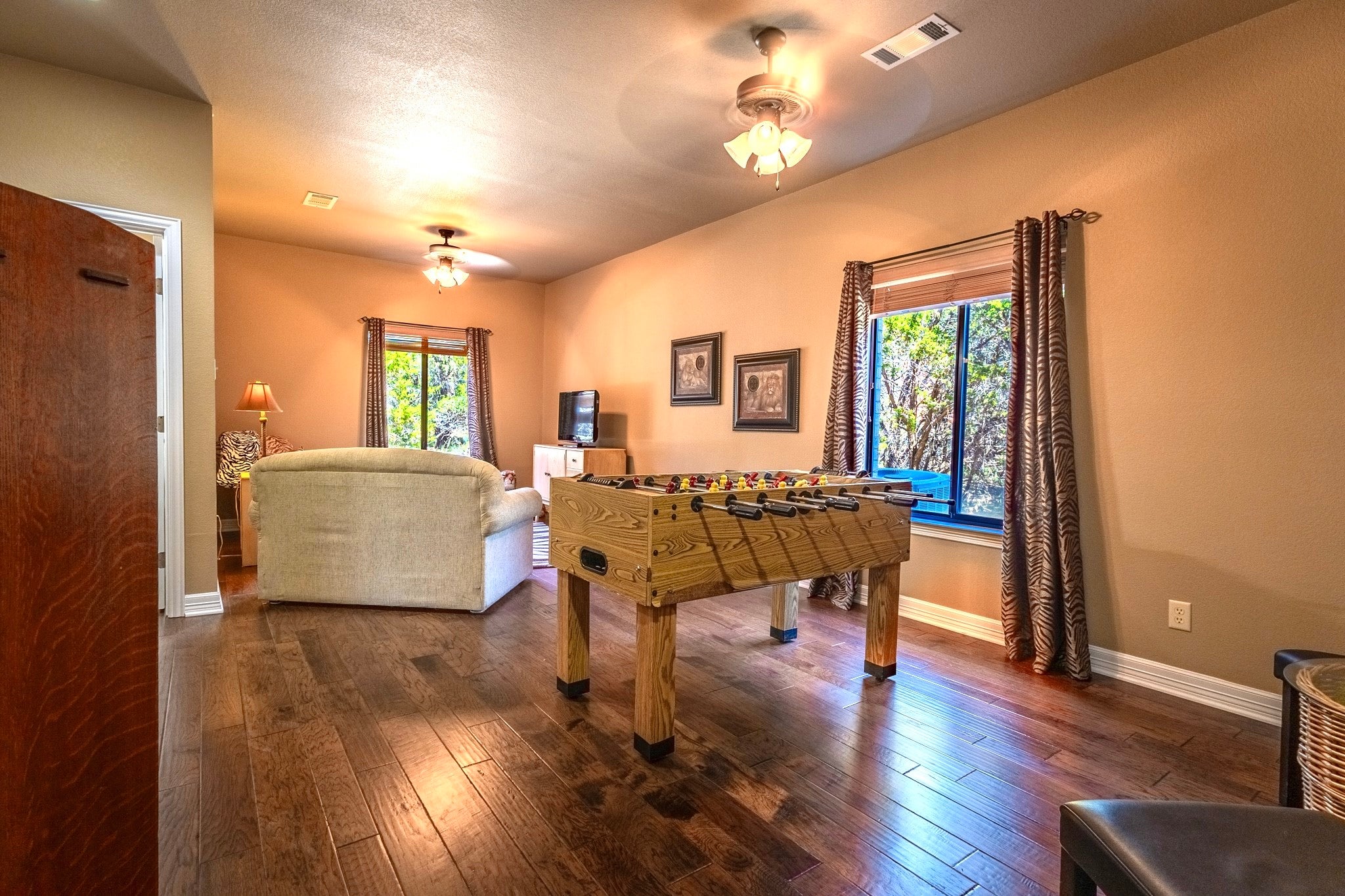 Possum Kingdom Lake, Texas, 76449, United States, 5 Bedrooms Bedrooms, ,3 BathroomsBathrooms,Residential,For Sale,1979729