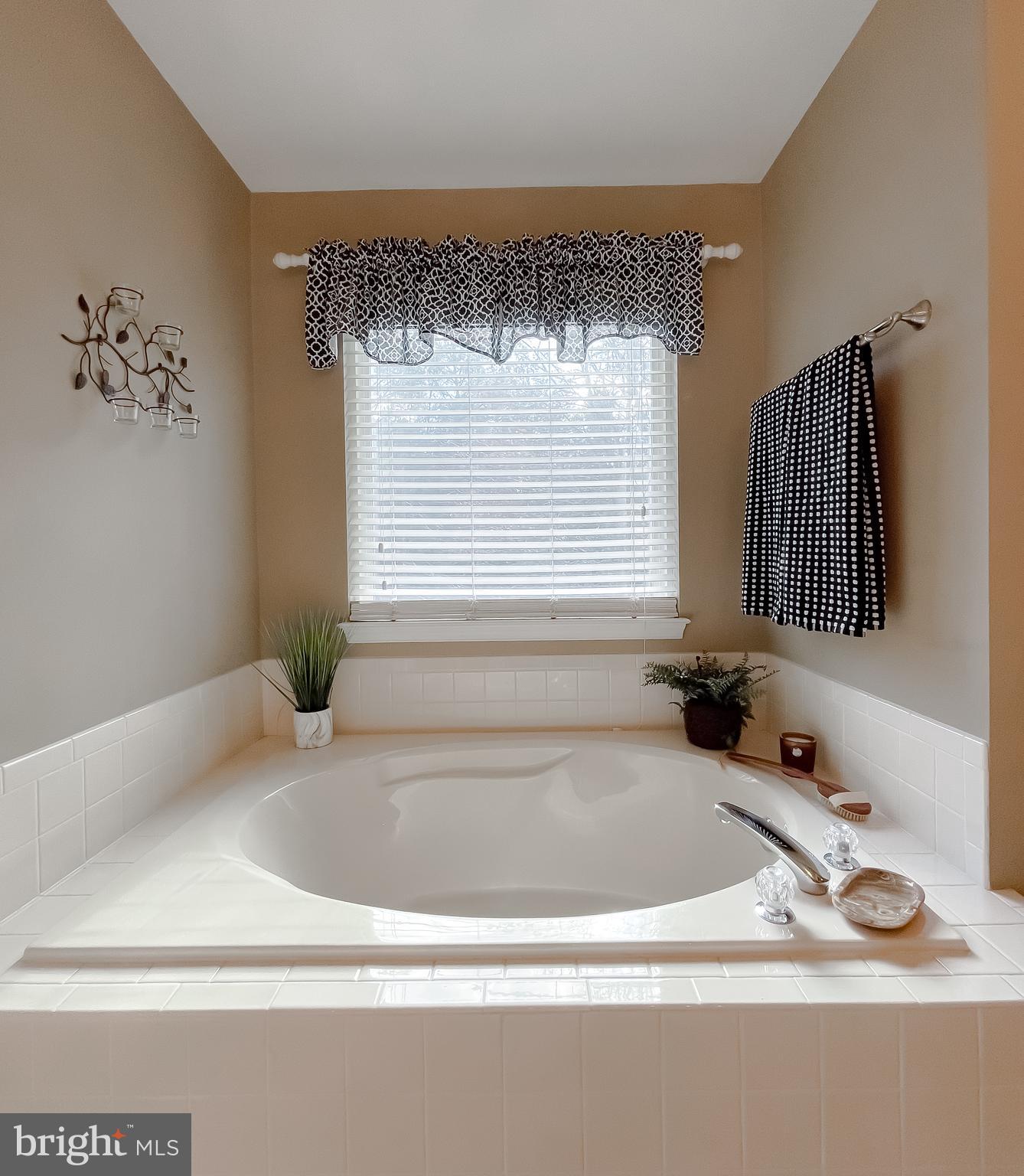 Leonardtown, Maryland, 20650, United States, 5 Bedrooms Bedrooms, ,4 BathroomsBathrooms,Residential,For Sale,2006154