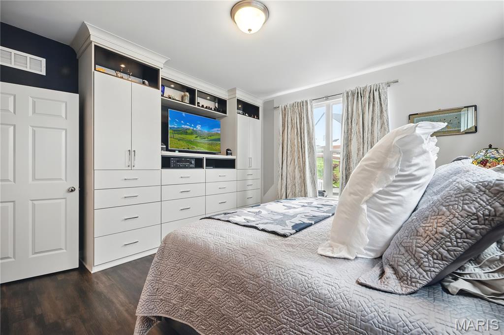 St Charles, Missouri, 63301, United States, 4 Bedrooms Bedrooms, ,3 BathroomsBathrooms,Residential,For Sale,1997020