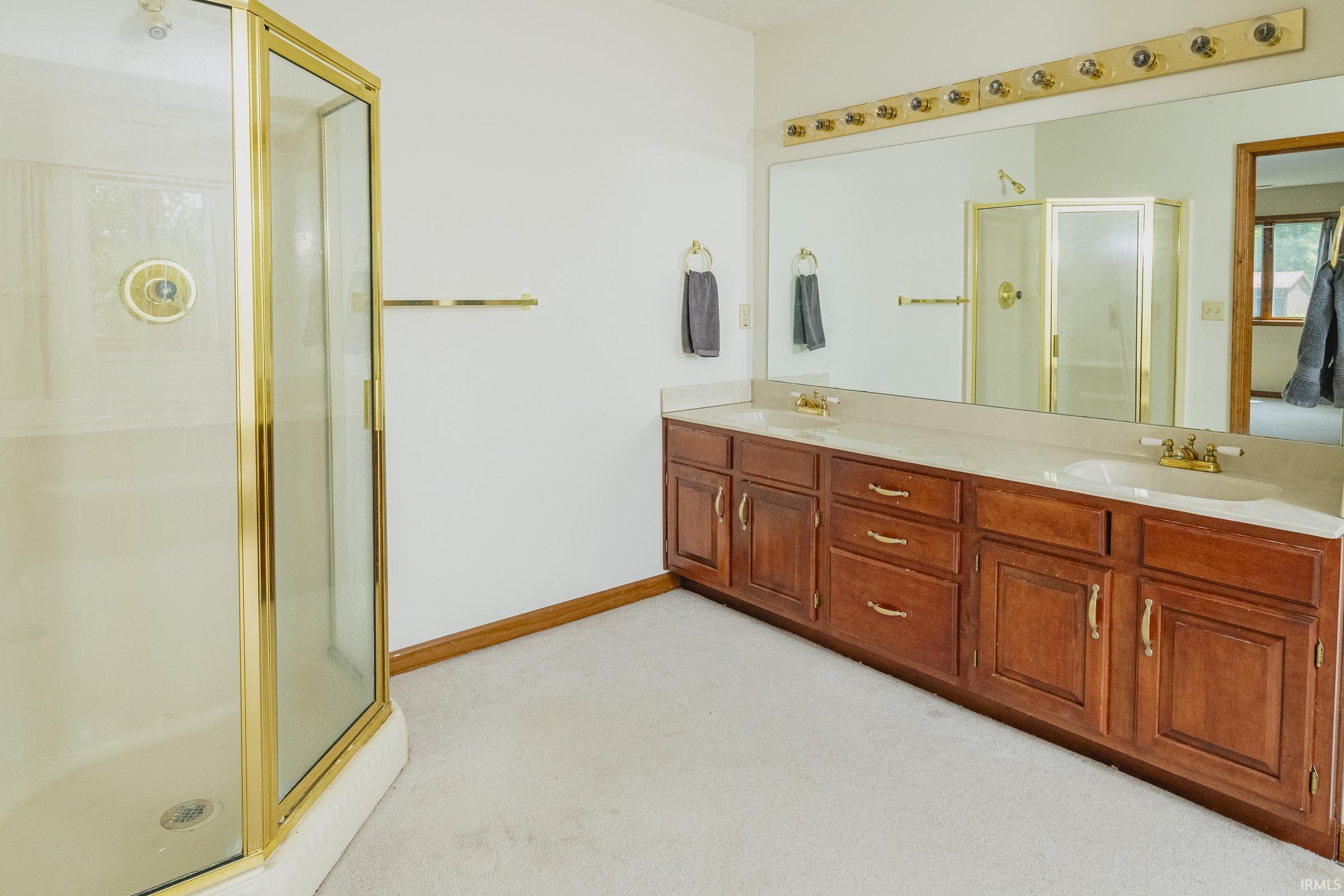 Bloomington, Indiana, 47404, United States, 4 Bedrooms Bedrooms, ,6 BathroomsBathrooms,Residential,For Sale,2005085