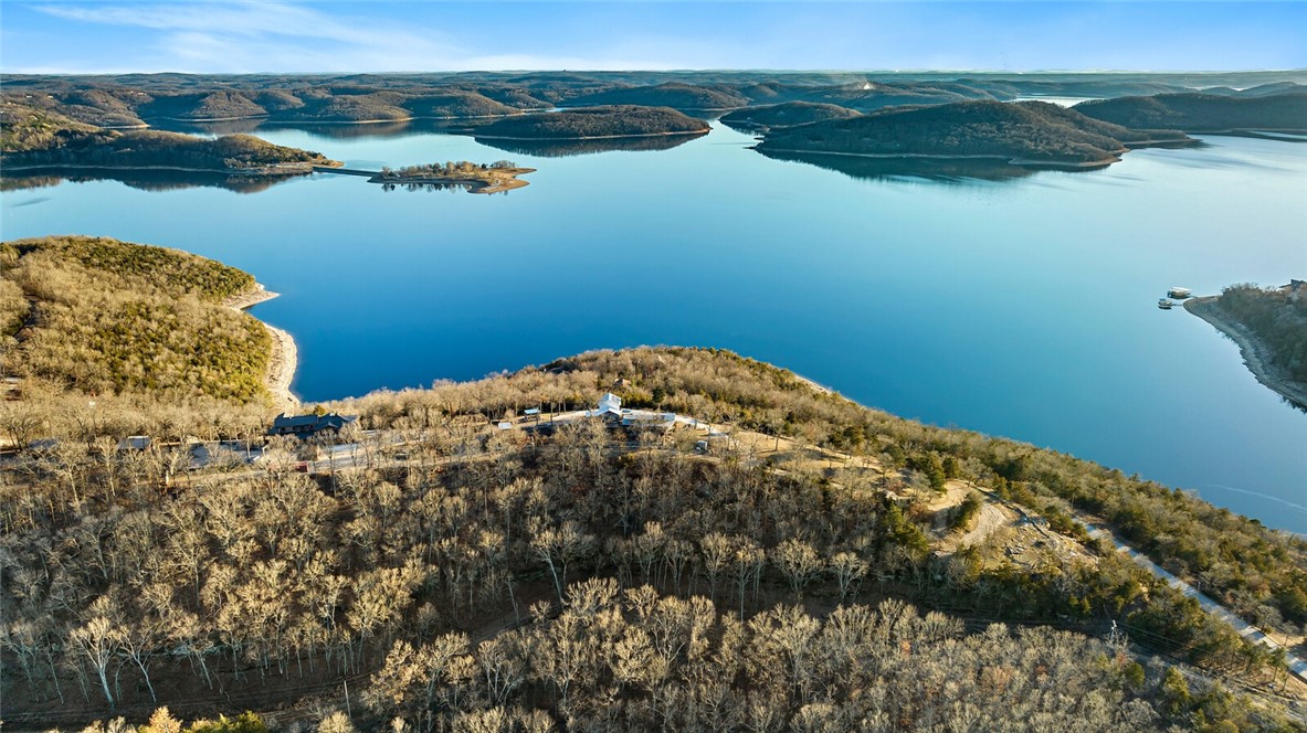 Eureka Springs, Arkansas, 72631, United States, 7 Bedrooms Bedrooms, ,7 BathroomsBathrooms,Residential,For Sale,1837510