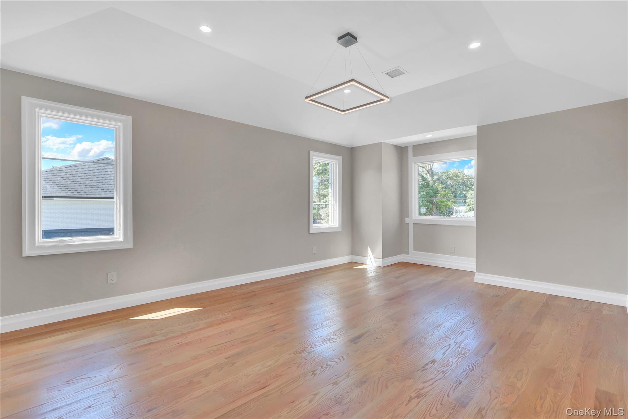  25 Hemlock Lane, Roslyn Heights, NY, 11577 - 物件實景