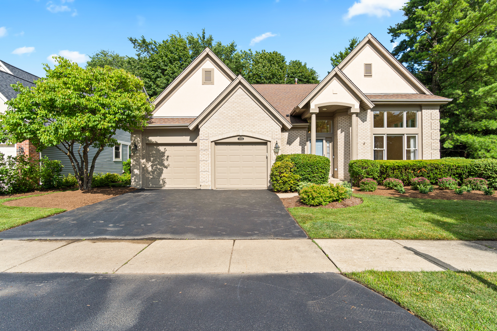 Glenview, Illinois, 60026, United States, 4 Bedrooms Bedrooms, ,4 BathroomsBathrooms,Residential,For Sale,1896408