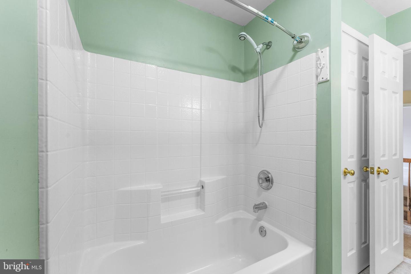 Clinton, Maryland, 20735, United States, 5 Bedrooms Bedrooms, ,5 BathroomsBathrooms,Residential,For Sale,1907711