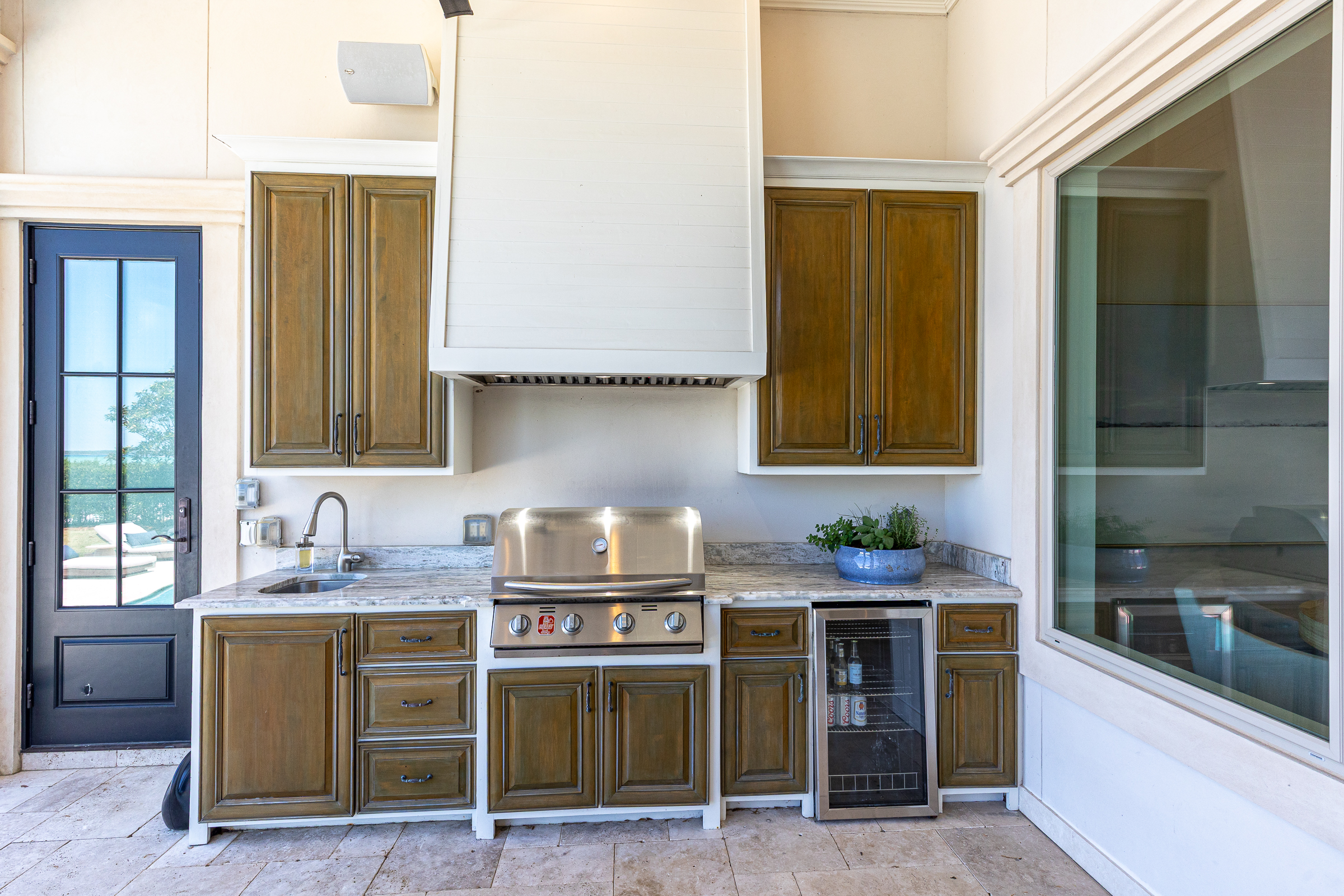  Private Bayfront Estate With Deepwater Dock And Resort-Style Outdoor Living - 物件實景