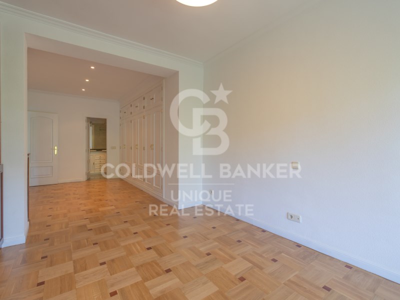 Madrid, Comunidad de Madrid, ES, 5 Bedrooms Bedrooms, ,3 BathroomsBathrooms,Residential,For Sale,1847498
