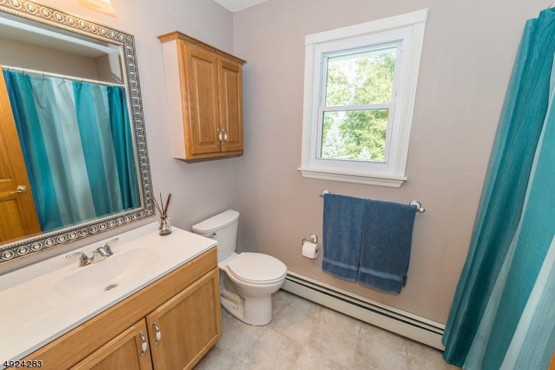 230 Hilltop Ct, Pompton Lakes Boro, New Jersey, 07442, United States, 4 Bedrooms Bedrooms, ,3 BathroomsBathrooms,Residential,For Sale,230 Hilltop Ct,1459430