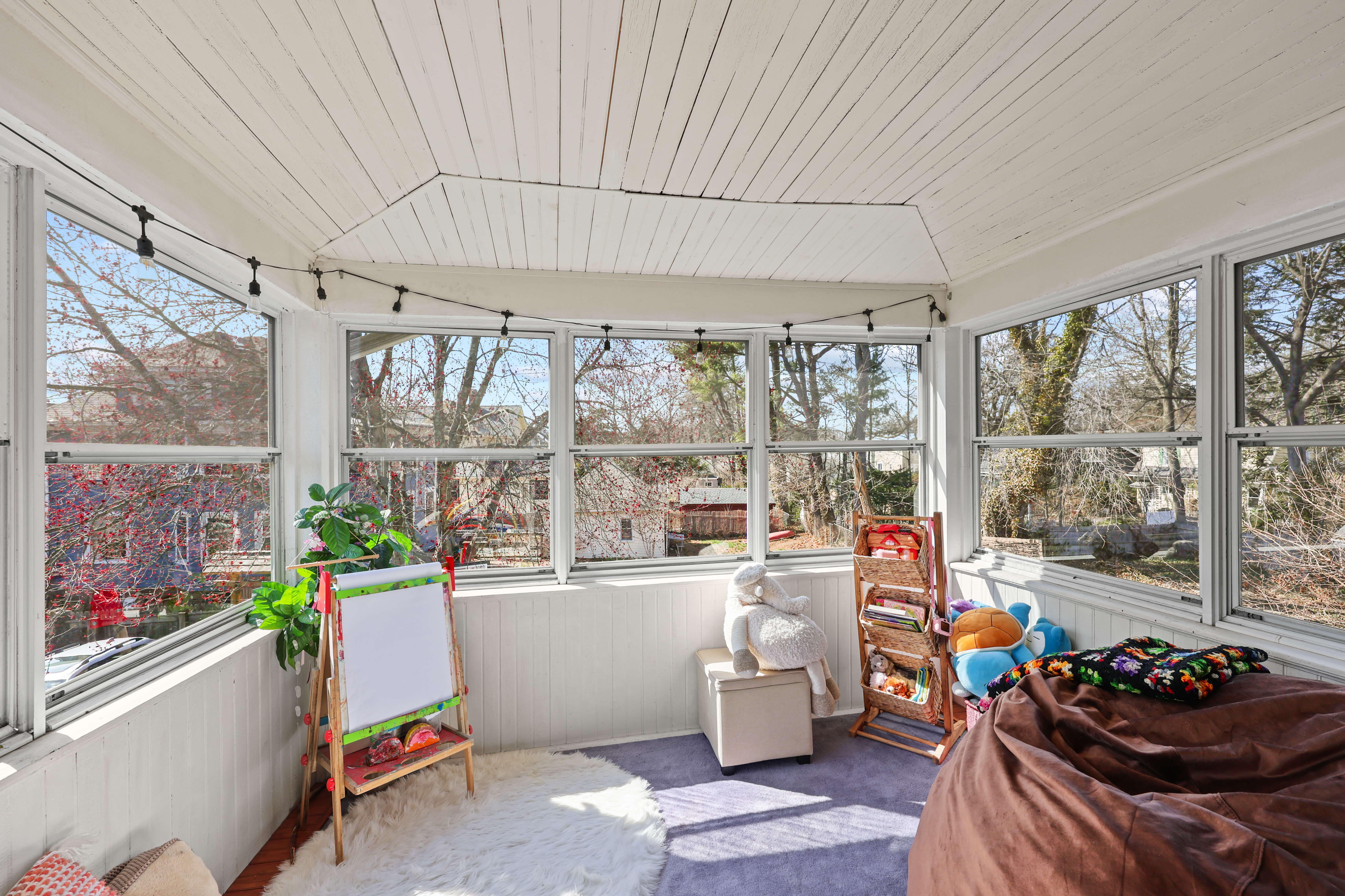  1720 Whitney Avenue - 物件實景