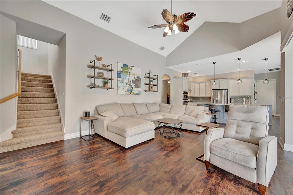 Bradenton, Florida, 34212, United States, 3 Bedrooms Bedrooms, ,4 BathroomsBathrooms,Residential,For Sale,1910869