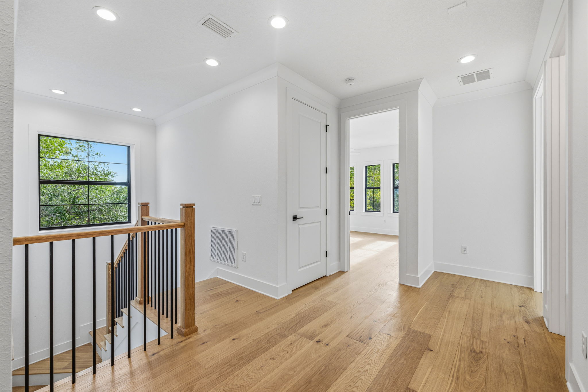 Tampa, Florida, 33611, United States, 4 Bedrooms Bedrooms, ,4 BathroomsBathrooms,Residential,For Sale,2009743