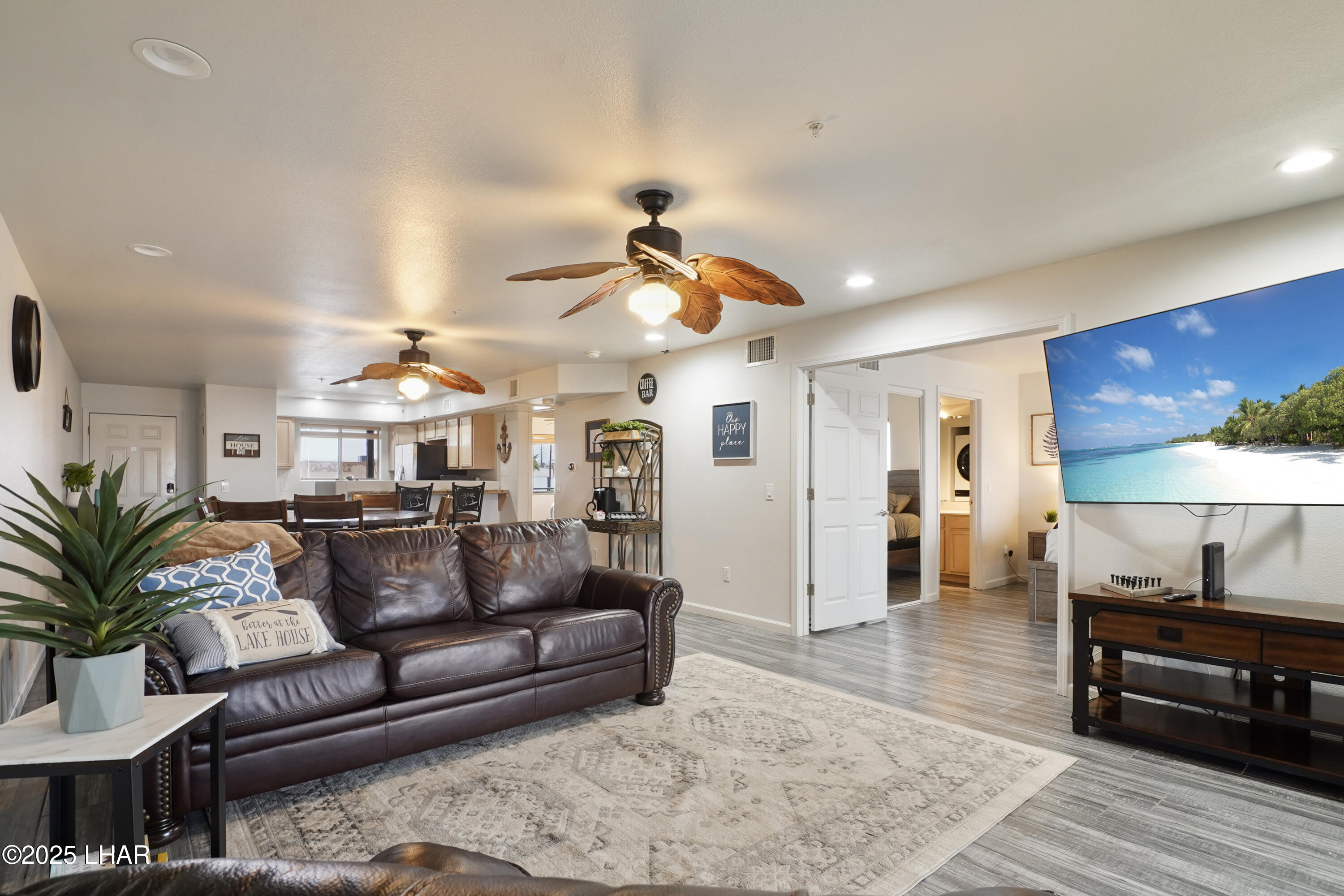 Lake Havasu City, Arizona, 86403, United States, 2 Bedrooms Bedrooms, ,1 BathroomBathrooms,Residential,For Sale,1999081