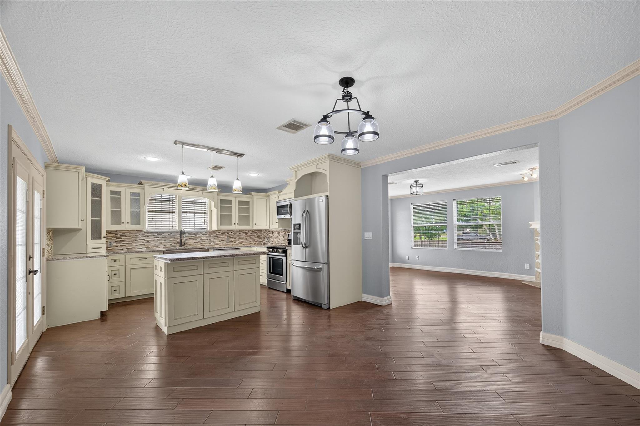 Channelview, Texas, 77530, United States, 12 Bedrooms Bedrooms, ,8 BathroomsBathrooms,Residential,For Sale,1977547