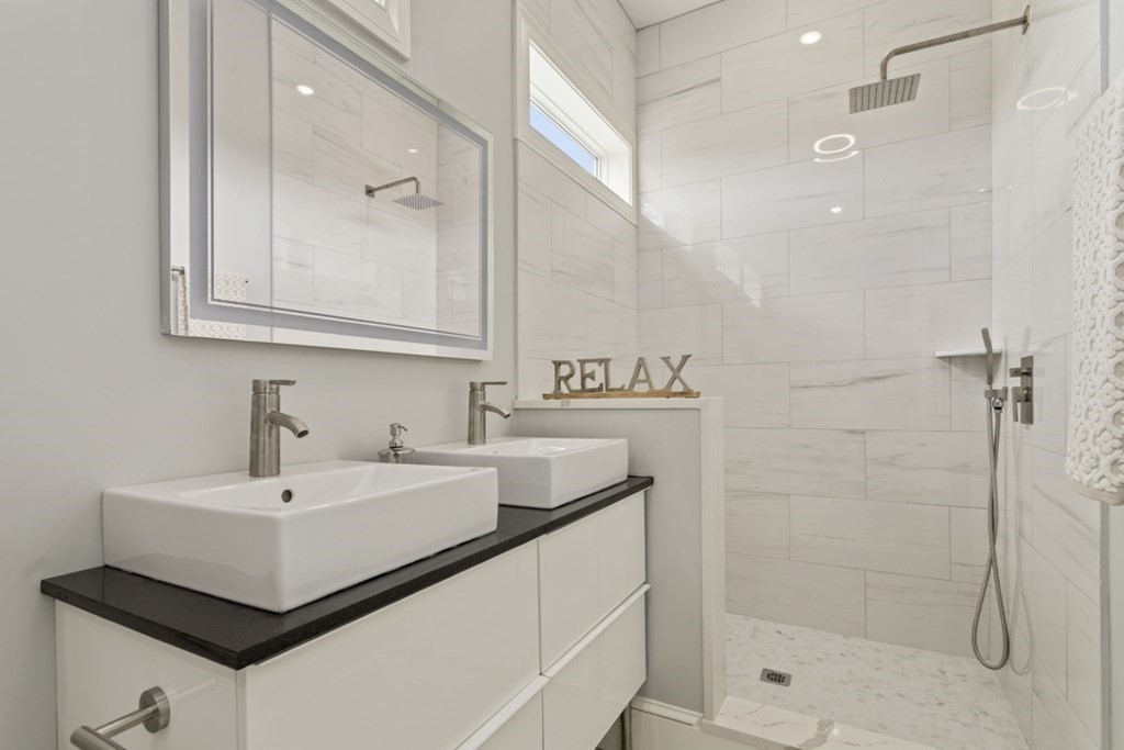 15 Woodbine St, 15, Somerville, Massachusetts, 02143, United States, 3 Bedrooms Bedrooms, ,3 BathroomsBathrooms,Residential,For Sale,15 Woodbine St , 15,1009384