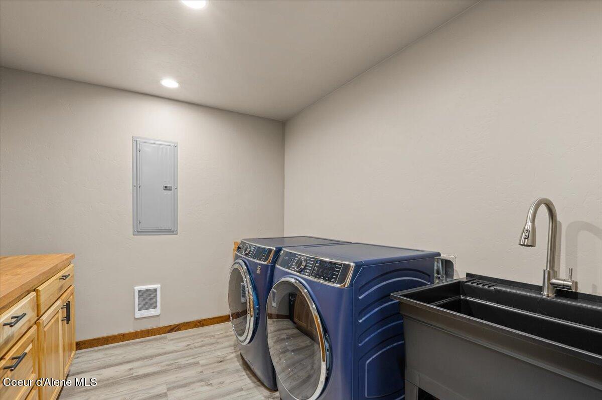 Priest Lake, Idaho, 83856, United States, 3 Bedrooms Bedrooms, ,Residential,For Sale,1987358