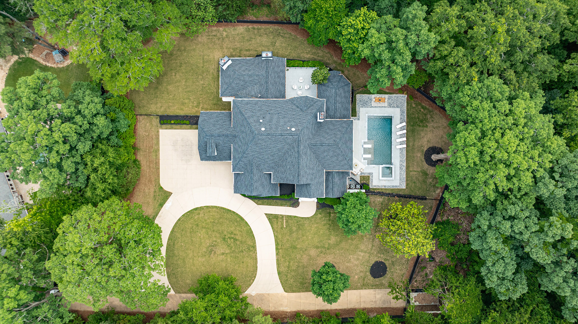  Exceptional Estate Combines Modern Luxury and Timeless Elegance - 物件實景