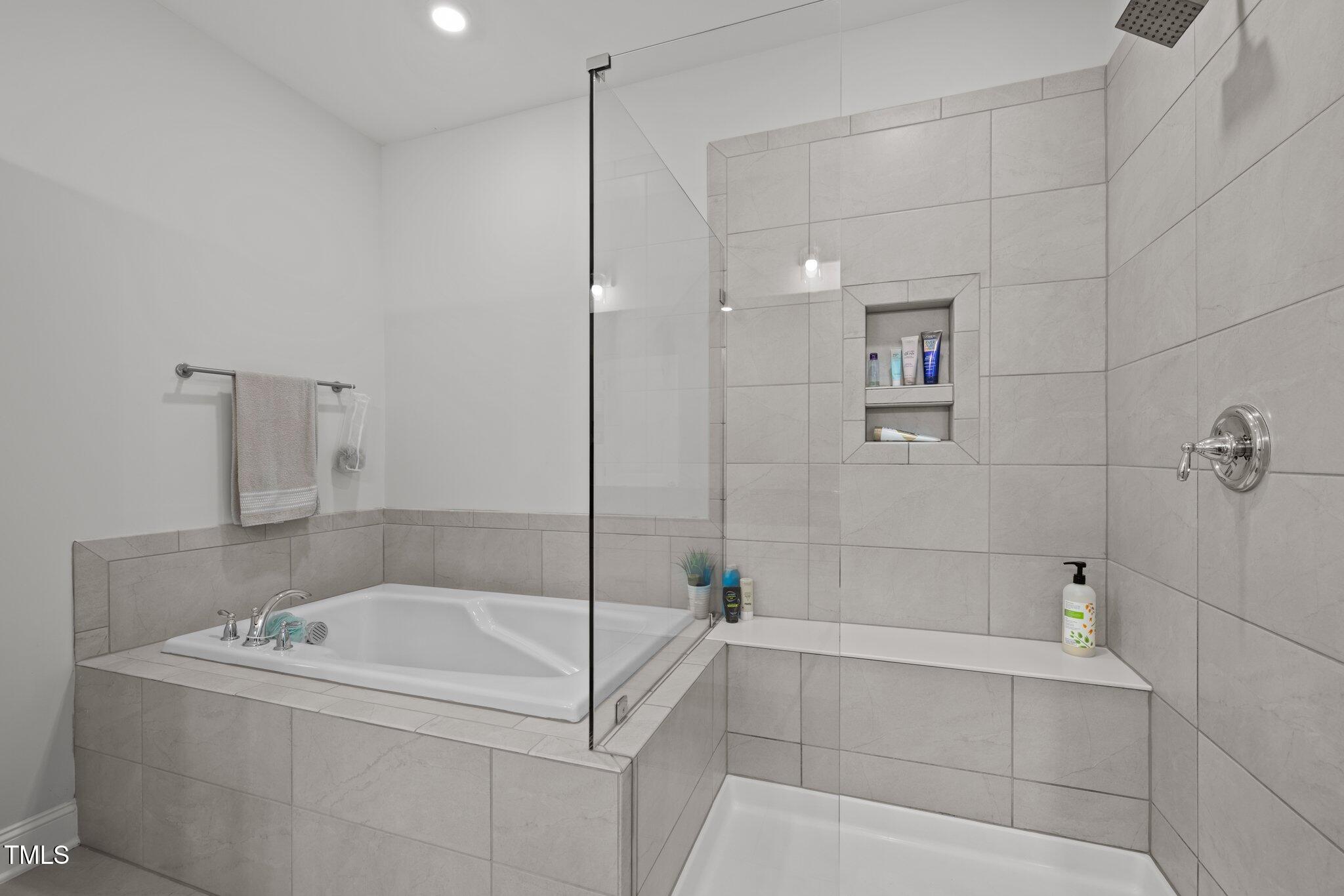 Chapel Hill, North Carolina, 27517, United States, 5 Bedrooms Bedrooms, ,5 BathroomsBathrooms,Residential,For Sale,1991048