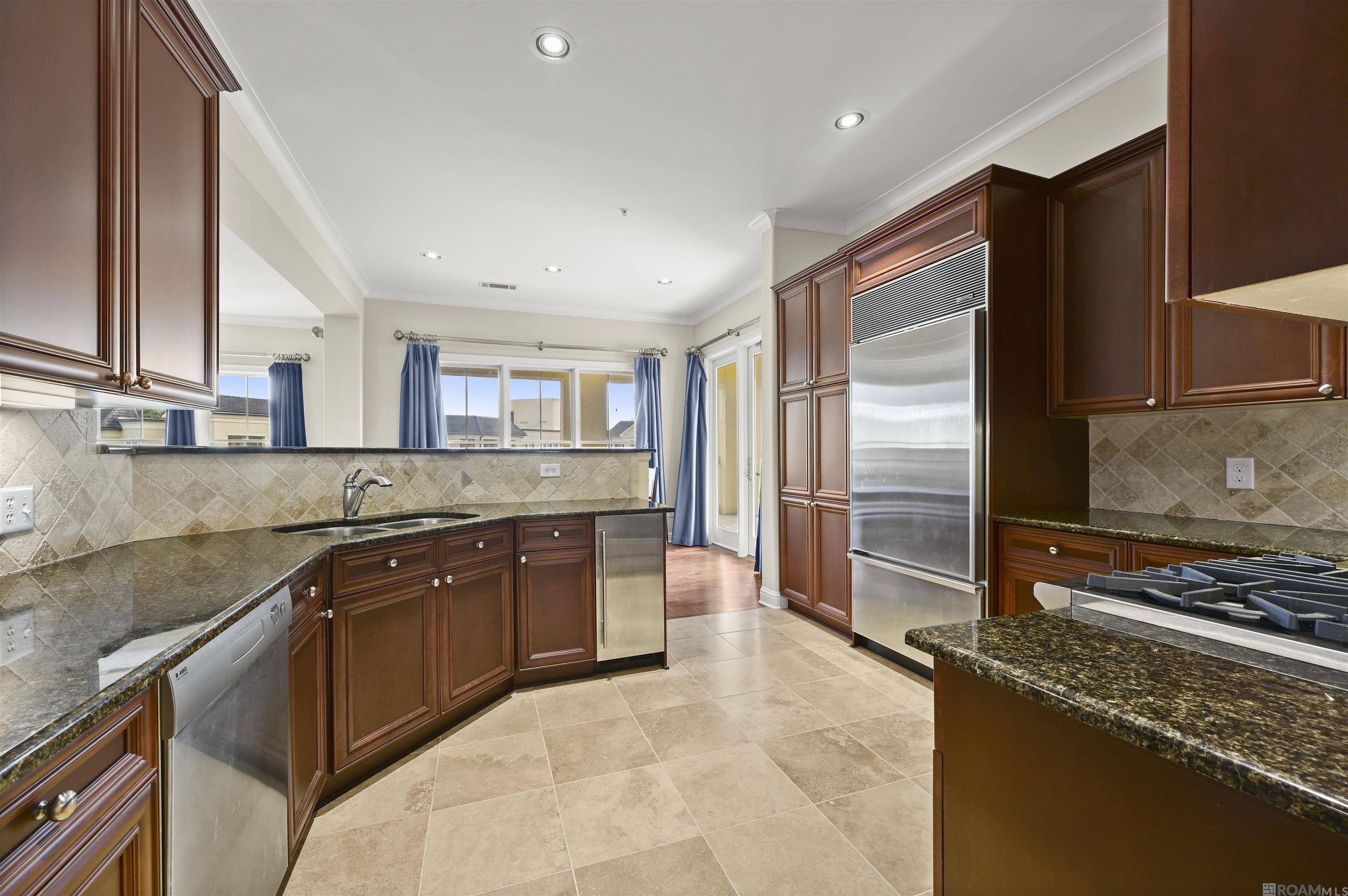 Baton Rouge, Louisiana, 70808, United States, 3 Bedrooms Bedrooms, ,2 BathroomsBathrooms,Residential,For Sale,1980847