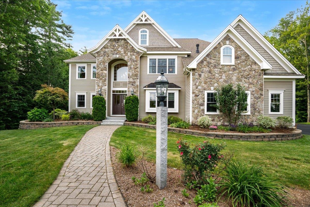 Bedford, New Hampshire, 03110, United States, 4 Bedrooms Bedrooms, ,5 BathroomsBathrooms,Residential,For Sale,1865787