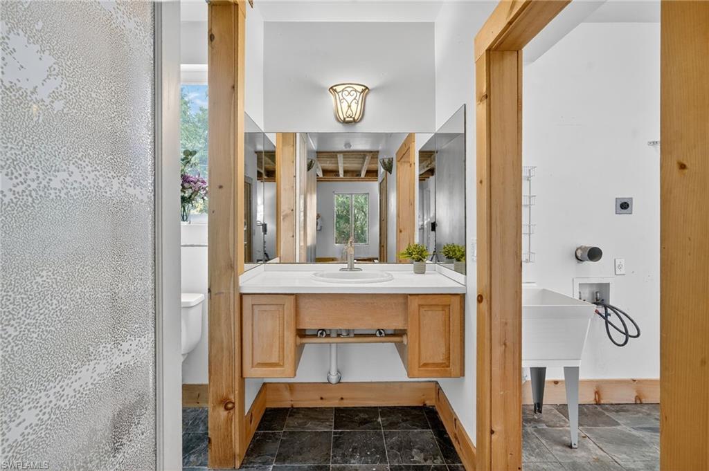 Fort Myers, Florida, 33916, United States, 3 Bedrooms Bedrooms, ,3 BathroomsBathrooms,Residential,For Sale,1917734