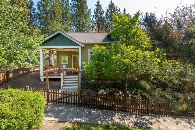 Bend, Oregon, 97703, United States, 2 Bedrooms Bedrooms, ,1 BathroomBathrooms,Residential,For Sale,1848666