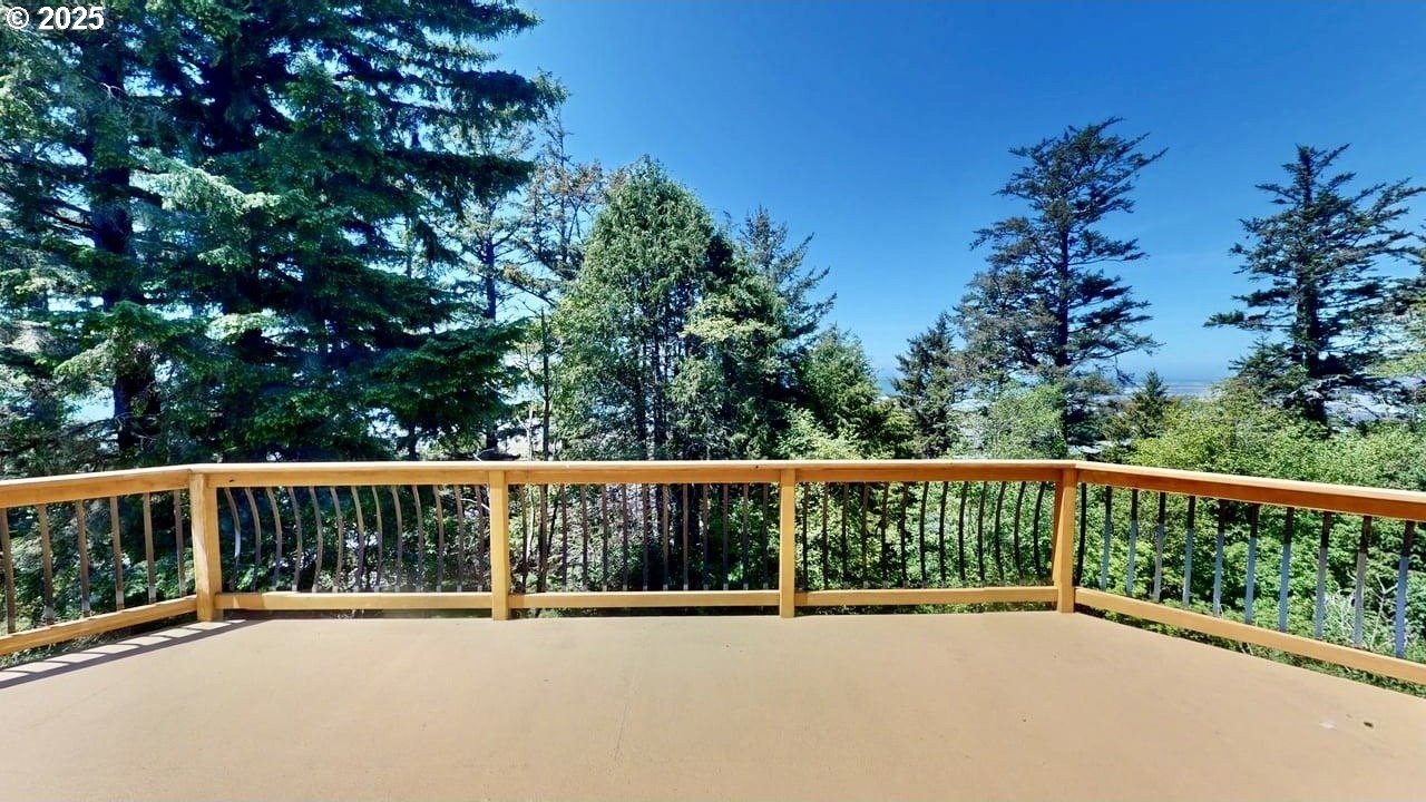 Gold Beach, Oregon, 97444, United States, 6 Bedrooms Bedrooms, ,4 BathroomsBathrooms,Residential,For Sale,1982299