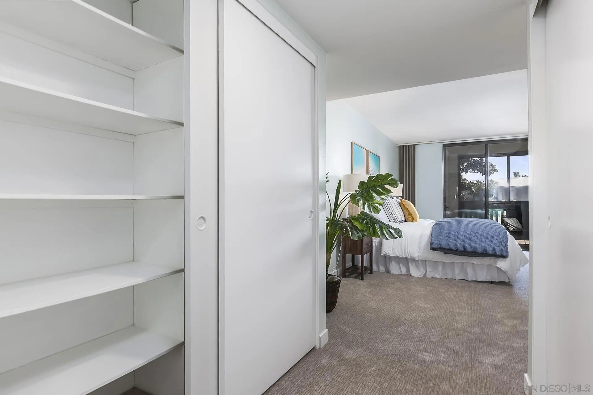 San Diego, California, 92110, United States, 1 Bedroom Bedrooms, ,1 BathroomBathrooms,Residential,For Sale,1970133