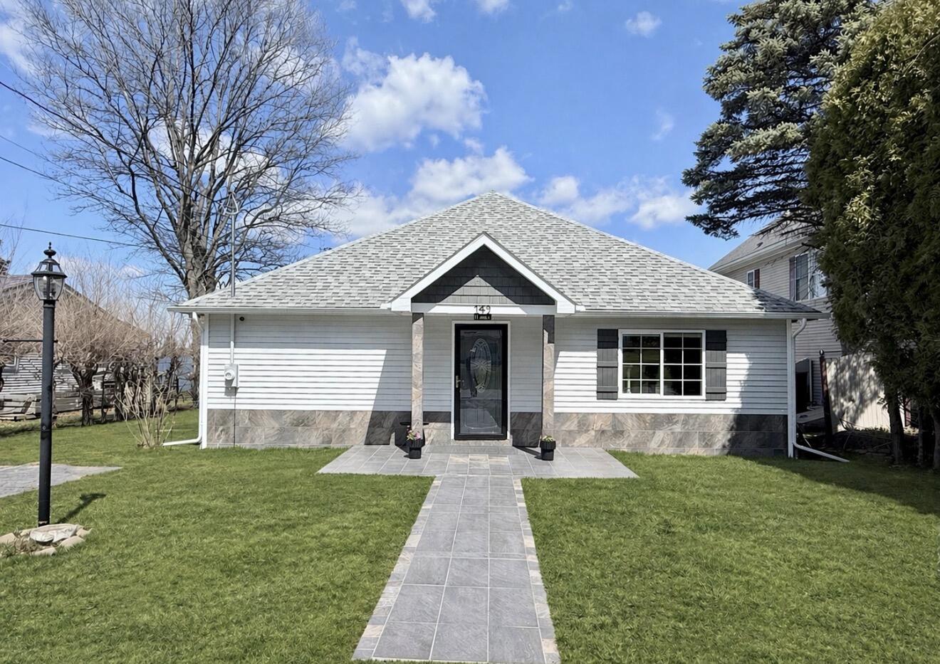 Plattsburgh, New York, 12901, United States, 3 Bedrooms Bedrooms, ,2 BathroomsBathrooms,Residential,For Sale,2048096