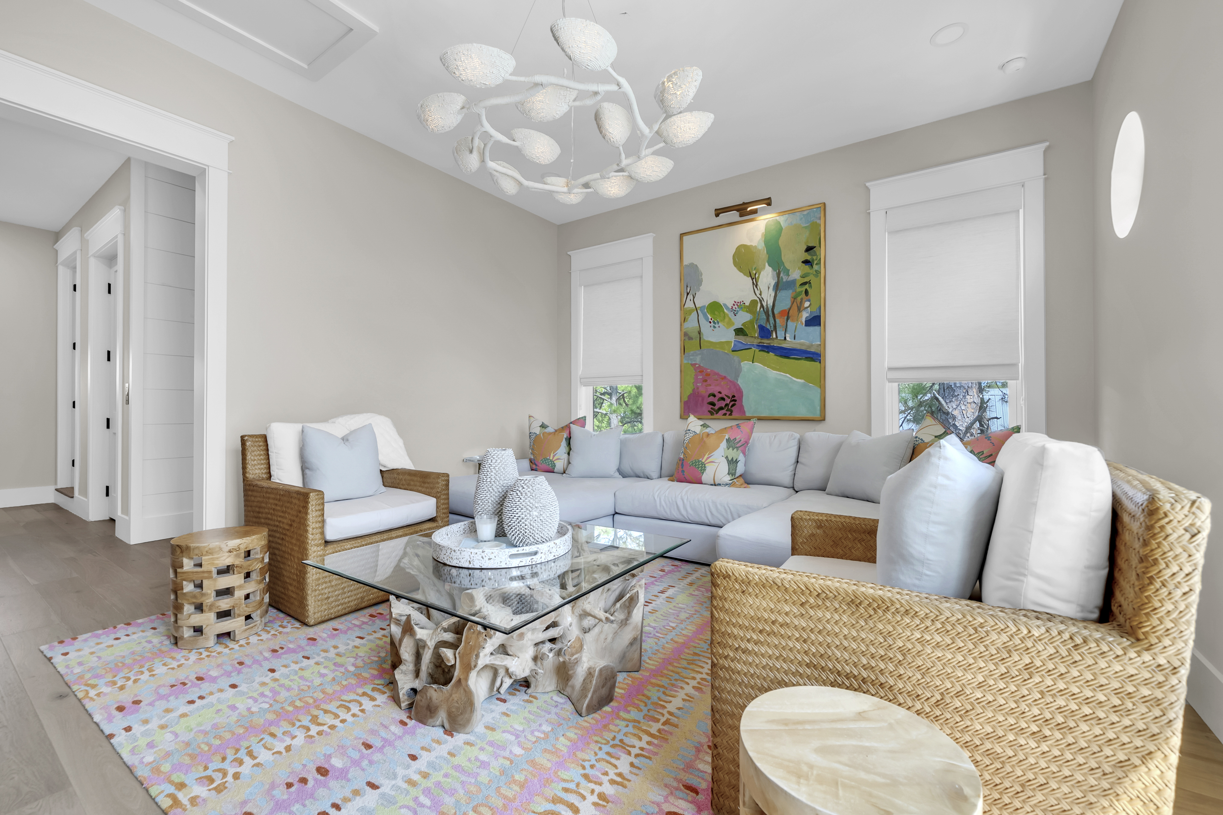  Custom Coastal Home With Private Pool And Expansive Outdoor Living - 物件實景