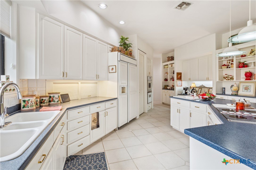 Salado, Texas, 76571, United States, 4 Bedrooms Bedrooms, ,7 BathroomsBathrooms,Residential,For Sale,1977249