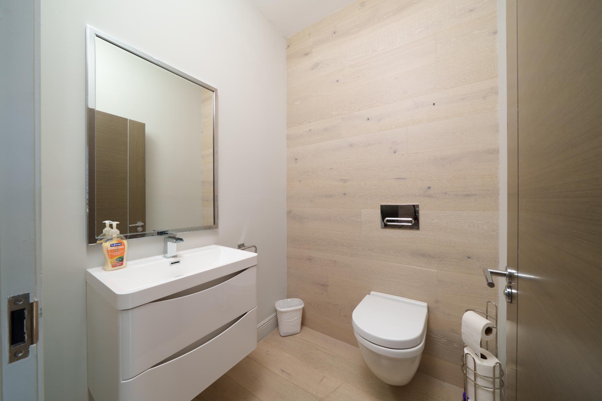 Palm Cay, Nassau / New Providence, New Providence, BS, 5 Bedrooms Bedrooms, ,5 BathroomsBathrooms,Residential,For Sale,1991755