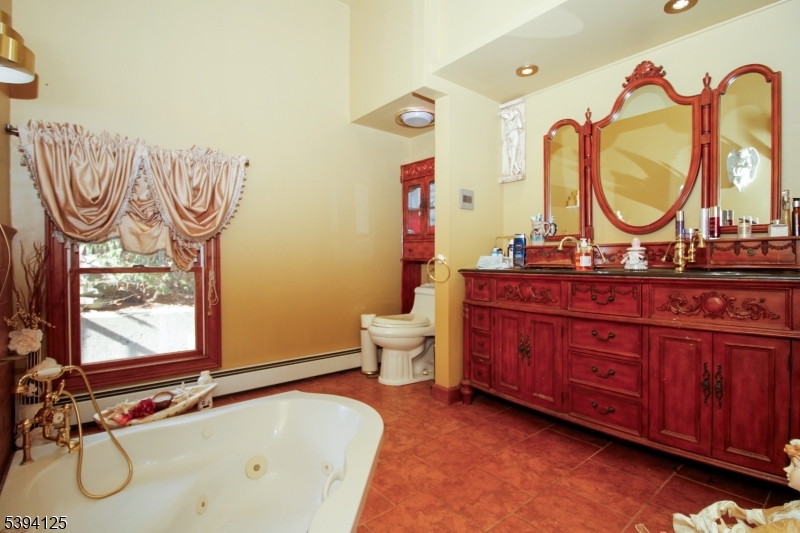 Vernon Twp., New Jersey, 07461-4534, United States, 5 Bedrooms Bedrooms, ,3 BathroomsBathrooms,Residential,For Sale,1977307