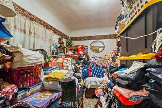 Los Angeles, California, 90022, United States, 5 Bedrooms Bedrooms, ,Residential,For Sale,1979575