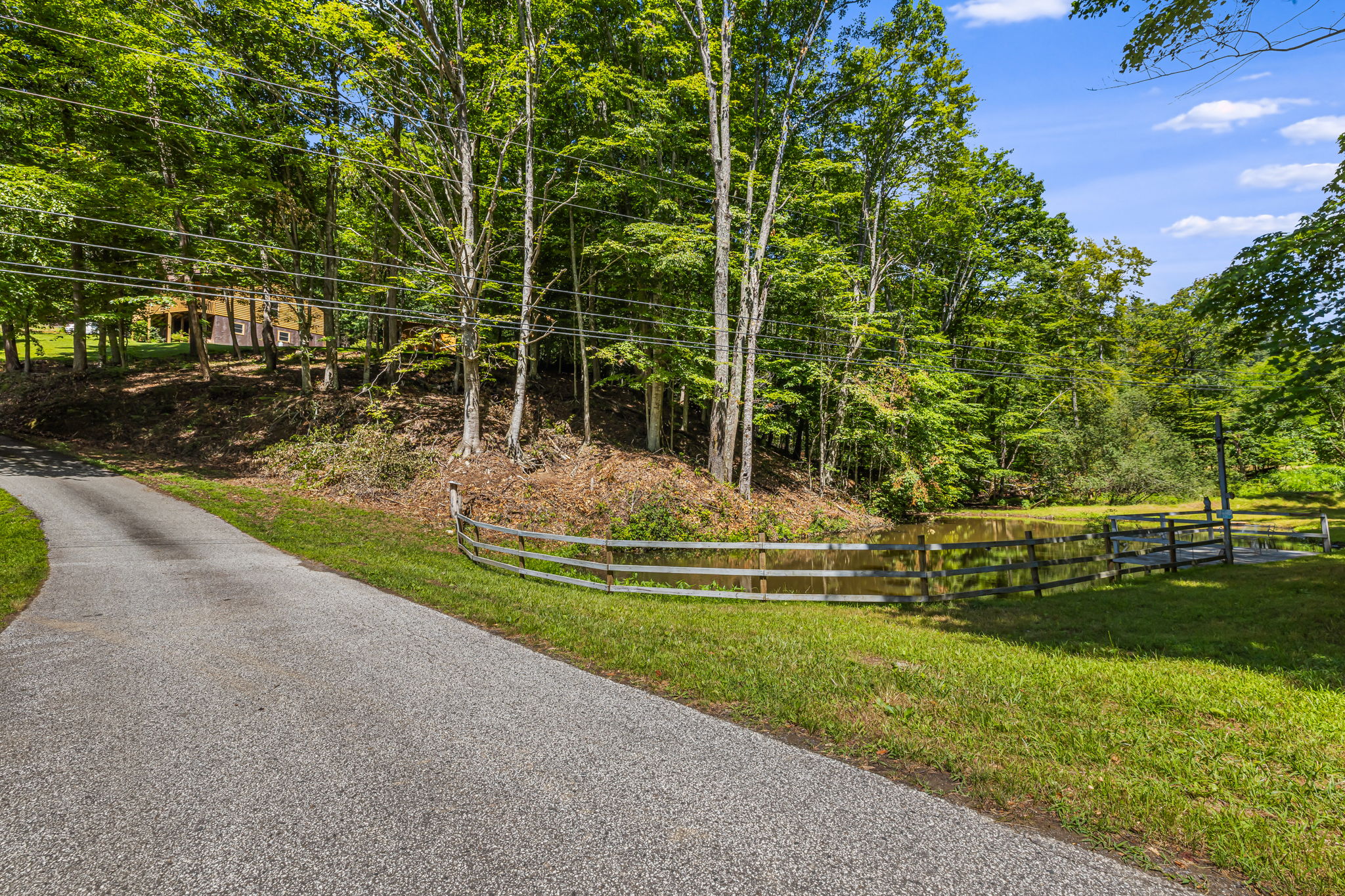 Burnsville, North Carolina, 28714, United States, 2 Bedrooms Bedrooms, ,Residential,For Sale,1931797