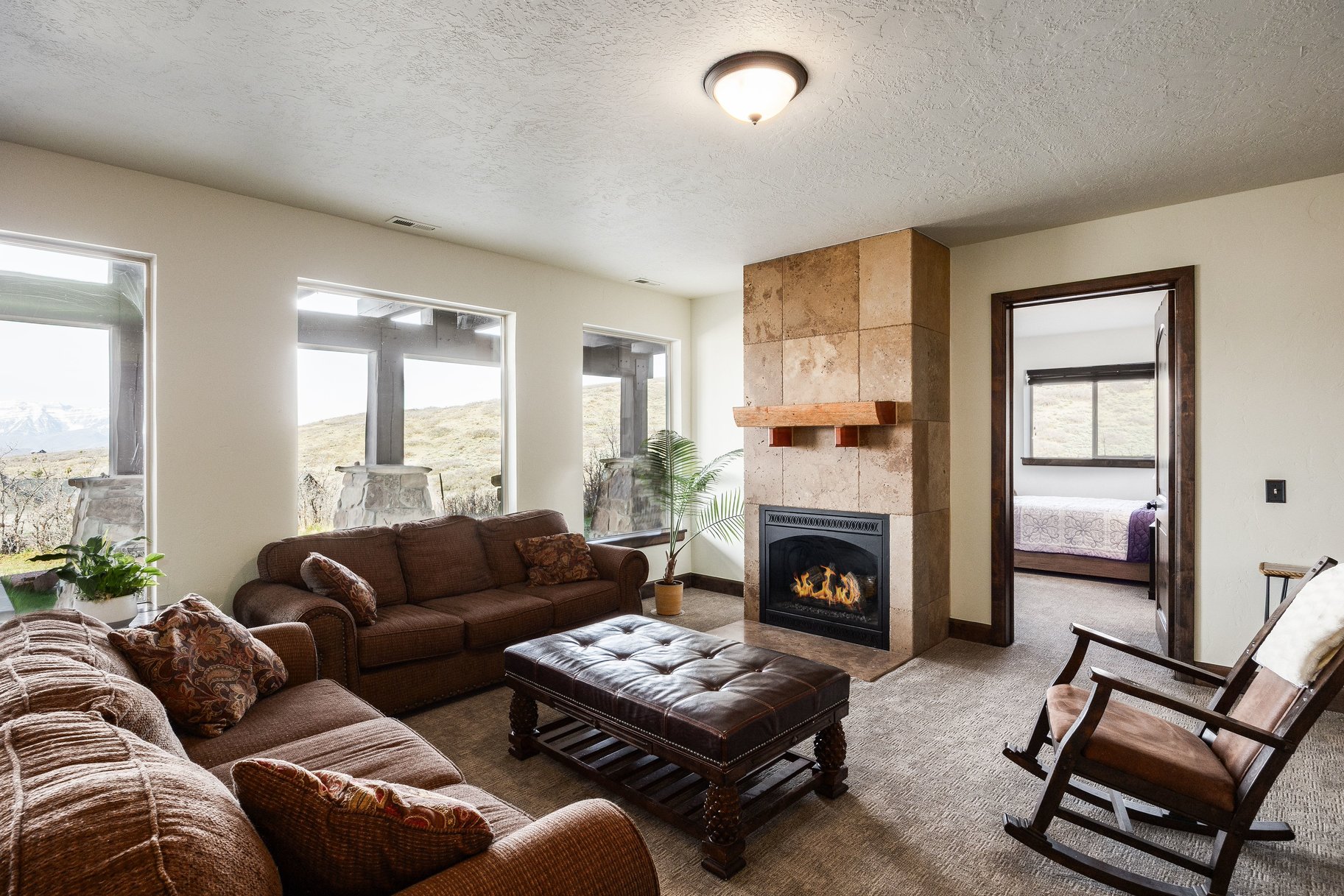  The Ultimate Multi-Generational Mountain Retreat Backing to 500 Acres of Open Sp - 物件實景