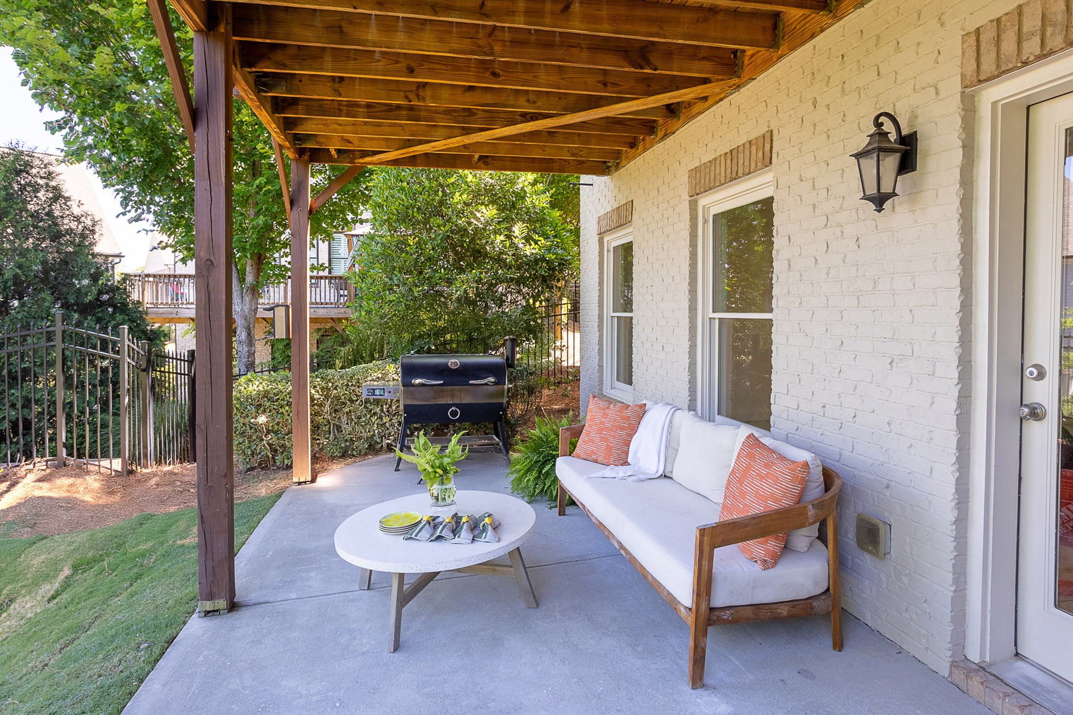  Stunning Designer Transformed Home in Sought-after Gated Vinings Community - 物件實景