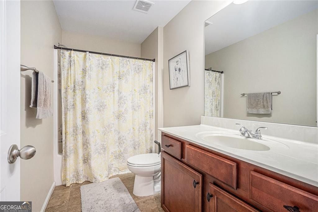 Auburn, Georgia, 30011, United States, 5 Bedrooms Bedrooms, ,3 BathroomsBathrooms,Residential,For Sale,2002297